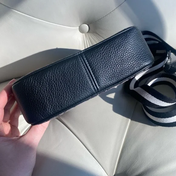 Coach Signature Black and Gray Crossbody Bag - Picture 4 of 10